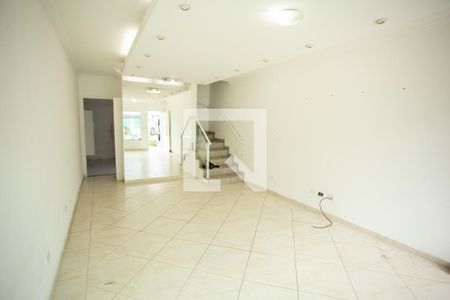 Sala de casa de condomínio à venda com 3 quartos, 100m² em Vila Romero, São Paulo