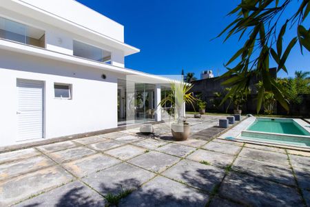 Área externa de casa de condomínio para alugar com 2 quartos, 300m² em Vila de São Fernando, Cotia