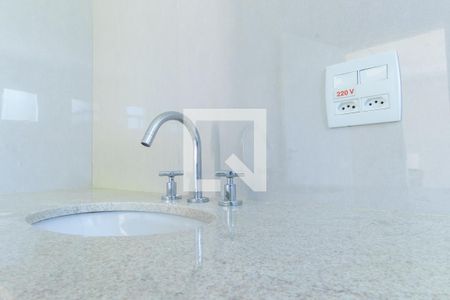 Banheiro da Suíte 2 de casa de condomínio para alugar com 2 quartos, 300m² em Vila de São Fernando, Cotia
