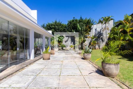 Área externa de casa de condomínio para alugar com 2 quartos, 300m² em Vila de São Fernando, Cotia