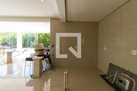 Cozinha de casa de condomínio para alugar com 2 quartos, 300m² em Vila de São Fernando, Cotia