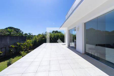 Varanda de casa de condomínio para alugar com 2 quartos, 300m² em Vila de São Fernando, Cotia