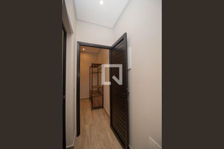 Corredor de casa de condomínio para alugar com 1 quarto, 25m² em Jardim Monjolo, São Paulo