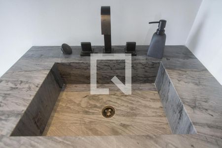 Banheiro de kitnet/studio à venda com 1 quarto, 76m² em Jardim das Acacias, São Paulo