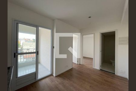 Sala e Cozinha  de apartamento à venda com 2 quartos, 31m² em Cidade Antônio Estêvão de Carvalho, São Paulo