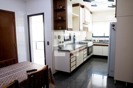 Cozinha de apartamento à venda com 4 quartos, 207m² em Perdizes, São Paulo
