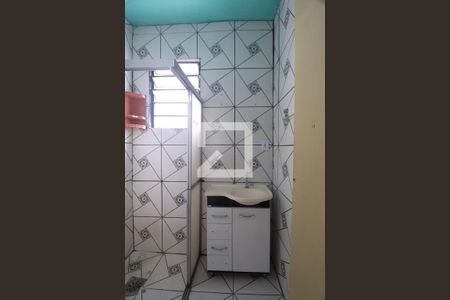 Banheiro de apartamento à venda com 2 quartos, 45m² em Guajuviras, Canoas