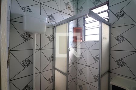 Banheiro de apartamento à venda com 2 quartos, 45m² em Guajuviras, Canoas
