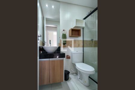 Banheiro de apartamento para alugar com 2 quartos, 65m² em Canto do Forte, Praia Grande