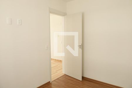Quarto 2 de apartamento para alugar com 2 quartos, 34m² em Guaianases, São Paulo
