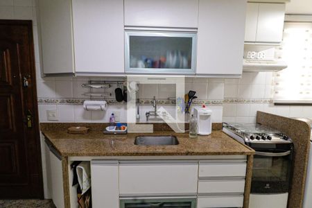 Cozinha de apartamento à venda com 3 quartos, 152m² em Barra da Tijuca, Rio de Janeiro