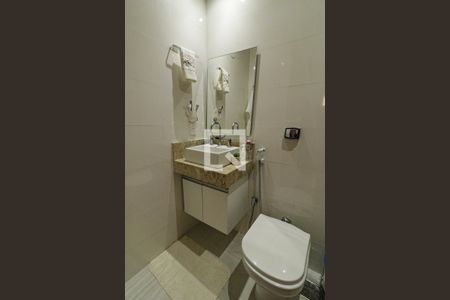 Banheiro Social de apartamento à venda com 3 quartos, 152m² em Barra da Tijuca, Rio de Janeiro