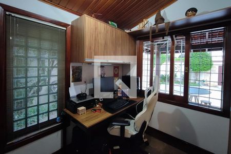 Escritório de casa à venda com 3 quartos, 238m² em Guarani, Campinas