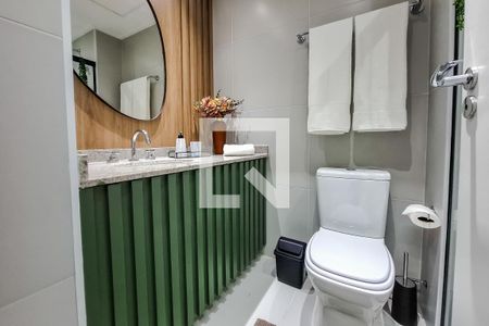 Banheiro de kitnet/studio para alugar com 1 quarto, 21m² em Paraíso, São Paulo