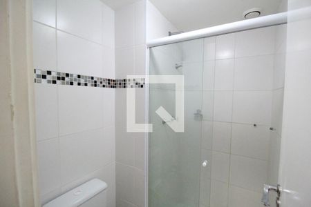 Banheiro de apartamento para alugar com 2 quartos, 55m² em Jacarepaguá, Rio de Janeiro