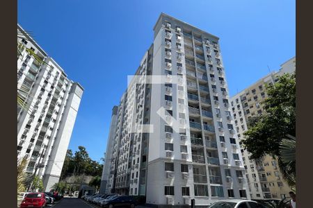 Fachada de apartamento para alugar com 2 quartos, 55m² em Jacarepaguá, Rio de Janeiro