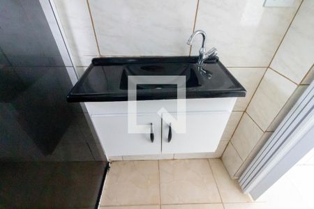 Banheiro de casa de condomínio para alugar com 2 quartos, 54m² em Cidade São Miguel, São Paulo