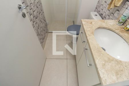 Banheiro de kitnet/studio para alugar com 1 quarto, 29m² em Santa Ifigênia, São Paulo