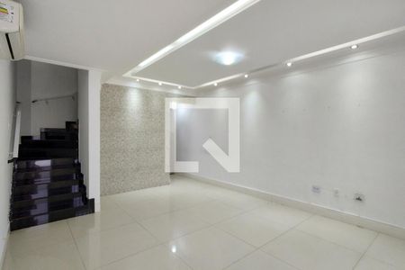 Sala de casa de condomínio para alugar com 4 quartos, 130m² em Canto do Forte, Praia Grande