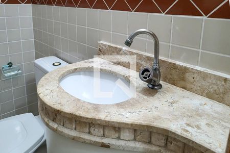Lavabo de casa de condomínio para alugar com 4 quartos, 130m² em Canto do Forte, Praia Grande
