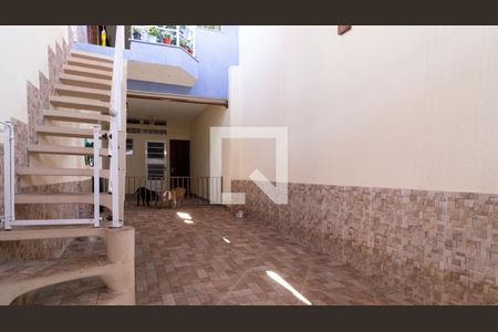 Garagem de casa à venda com 3 quartos, 250m² em Parque Boturussu, São Paulo
