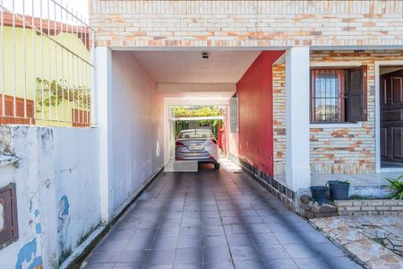 Garagem de casa à venda com 4 quartos, 320m² em Vila Nova, Porto Alegre