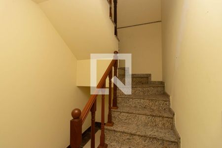 Escada de casa à venda com 3 quartos, 355m² em Vila Paiva, São Paulo