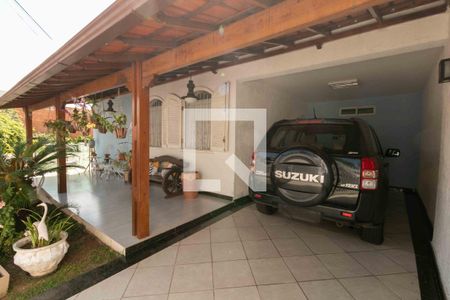 Garagem de casa à venda com 3 quartos, 280m² em Planalto, Belo Horizonte