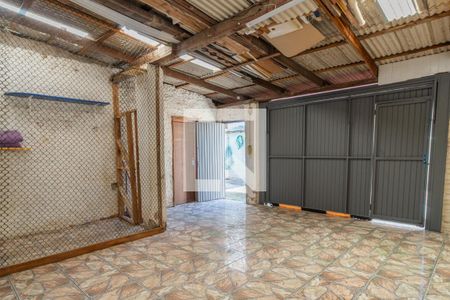 Garagem de casa à venda com 3 quartos, 200m² em São José, Porto Alegre