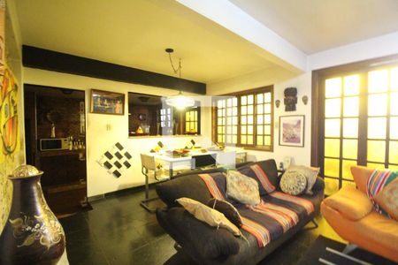 Sala de casa de condomínio à venda com 3 quartos, 307m² em Pechincha, Rio de Janeiro