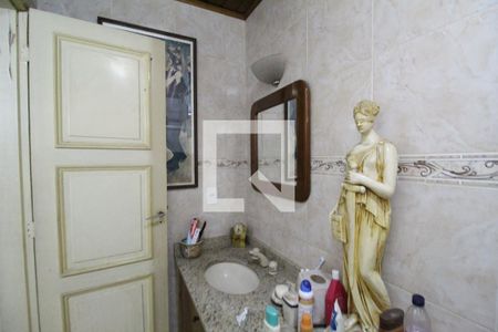 Banheiro social de casa de condomínio à venda com 3 quartos, 307m² em Pechincha, Rio de Janeiro