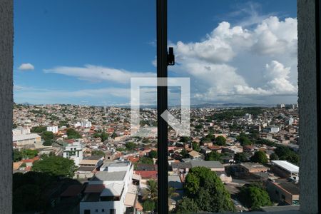Vista Quarto 2 de apartamento para alugar com 2 quartos, 43m² em Mantiqueira, Belo Horizonte