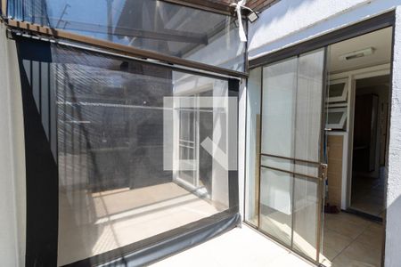 Quintal de casa de condomínio à venda com 3 quartos, 140m² em Aberta dos Morros, Porto Alegre
