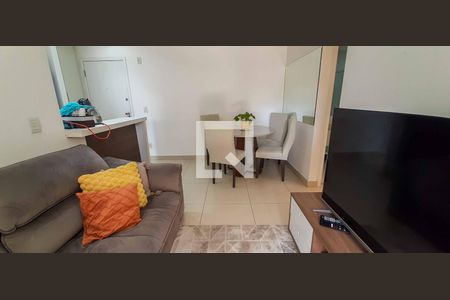 Sala de apartamento para alugar com 2 quartos, 51m² em Umuarama, Osasco