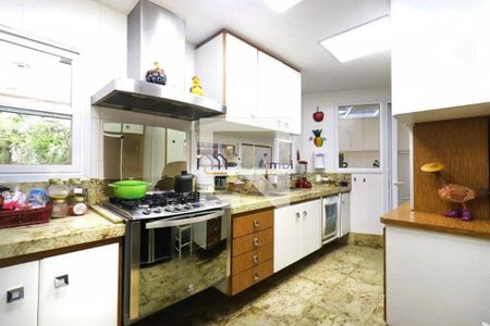 Casa à venda com 4 quartos, 780m² em Fazenda Morumbi, São Paulo