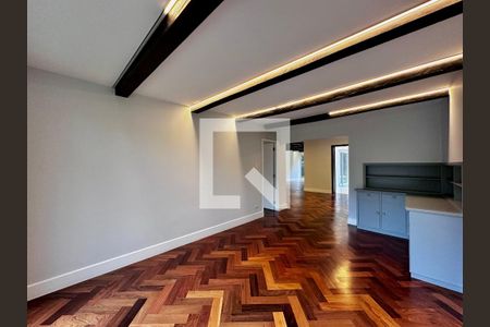 Sala de casa à venda com 4 quartos, 490m² em Santo Amaro, São Paulo
