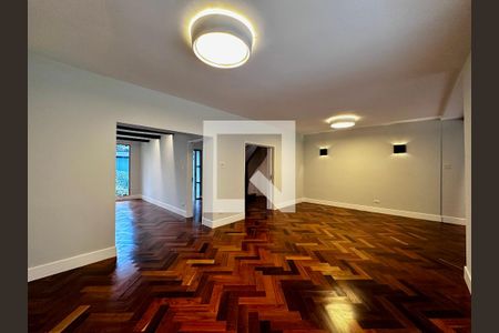 Sala de casa à venda com 4 quartos, 490m² em Santo Amaro, São Paulo