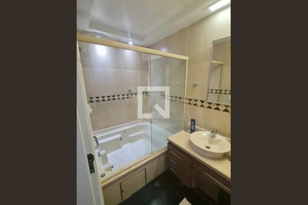 Casa à venda com 5 quartos, 300m² em Vila Sonia, São Paulo