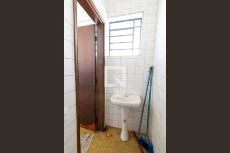 Banheiro de Serviço de casa à venda com 3 quartos, 160m² em Vila Sônia (sousas), Campinas