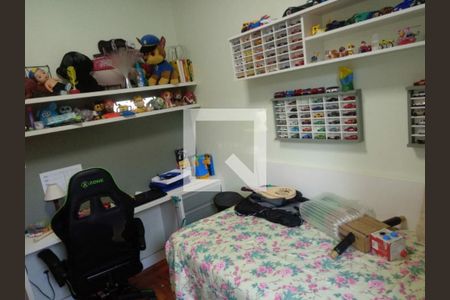 Casa à venda com 4 quartos, 180m² em Vila Sonia, São Paulo