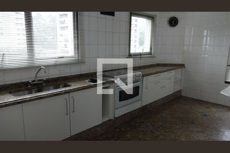 Apartamento para alugar com 4 quartos, 251m² em Jardim Fonte do Morumbi, São Paulo