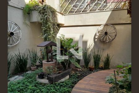 Casa à venda com 4 quartos, 316m² em Vila Morse, São Paulo