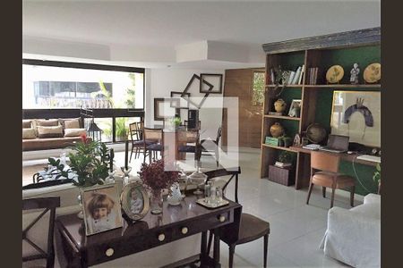 Apartamento à venda com 3 quartos, 227m² em Vila Suzana, São Paulo