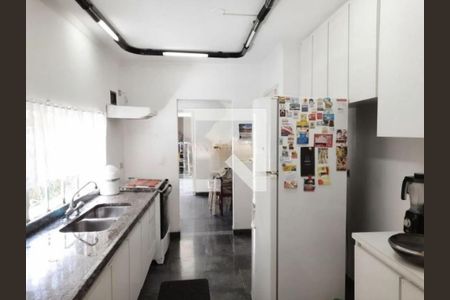 Casa para alugar com 4 quartos, 350m² em Jardim Leonor, São Paulo