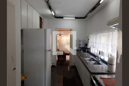 Casa para alugar com 4 quartos, 350m² em Jardim Leonor, São Paulo