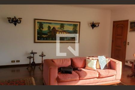 Casa à venda com 4 quartos, 375m² em Vila Tramontano, São Paulo