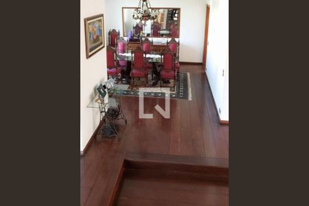 Casa à venda com 4 quartos, 375m² em Vila Tramontano, São Paulo