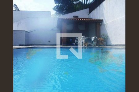 Casa à venda com 4 quartos, 375m² em Vila Tramontano, São Paulo