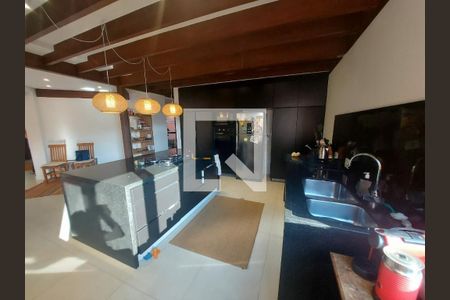 Casa à venda com 3 quartos, 292m² em Vila Sonia, São Paulo