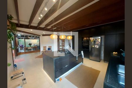 Casa à venda com 3 quartos, 292m² em Vila Sonia, São Paulo
